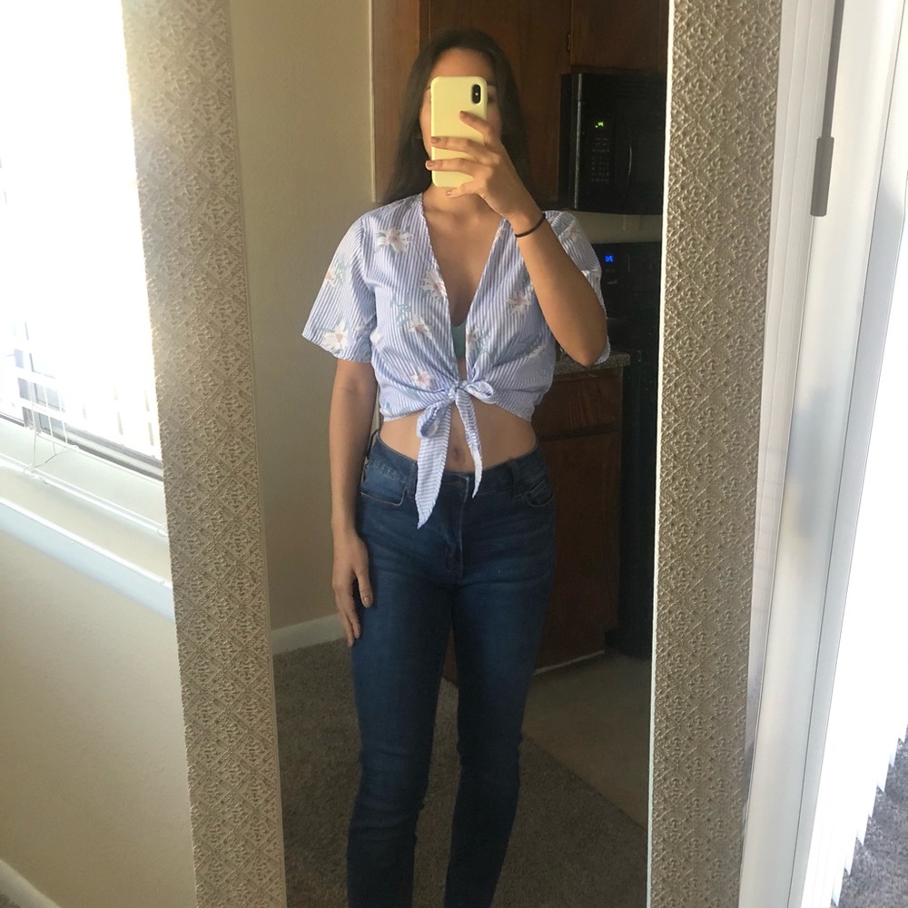 Crop Top Blouse 🌼